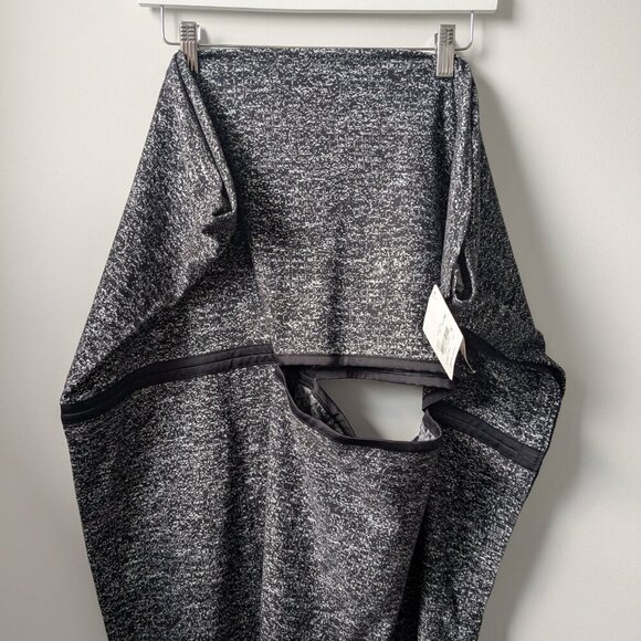 NWT Lululemon Vinyasa Wrap - black and white - one size - Picture 9 of 10